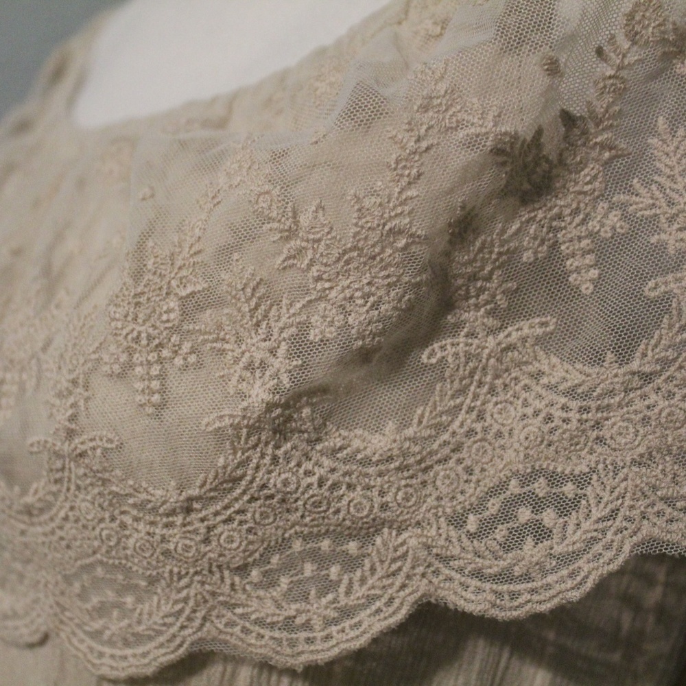 Sheer Scalloped Lace Jumpsuit - Picture 6 of 7